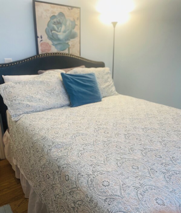 3 bedrooms, desk, iron/ironing board, free WiFi