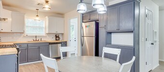Updated Home w/ Yard ~ 14 Mi to Quartz Mountain!