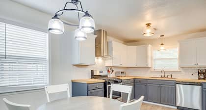 Updated Home w/ Yard ~ 14 Mi to Quartz Mountain!