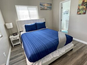 8 bedrooms, WiFi, bed sheets