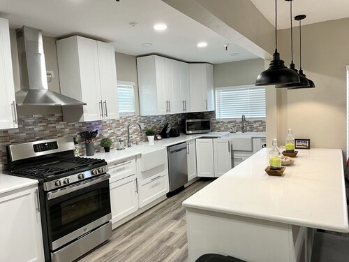 Spacious North Park Renovated 8Br 6Ba