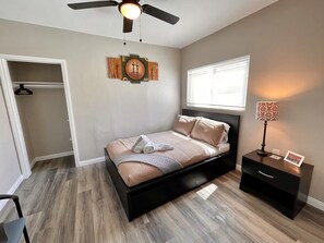 8 bedrooms, WiFi, bed sheets