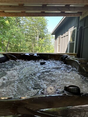 Bañera de hidromasaje al aire libre
