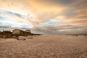 Am Strand, Liegestühle, Strandtücher