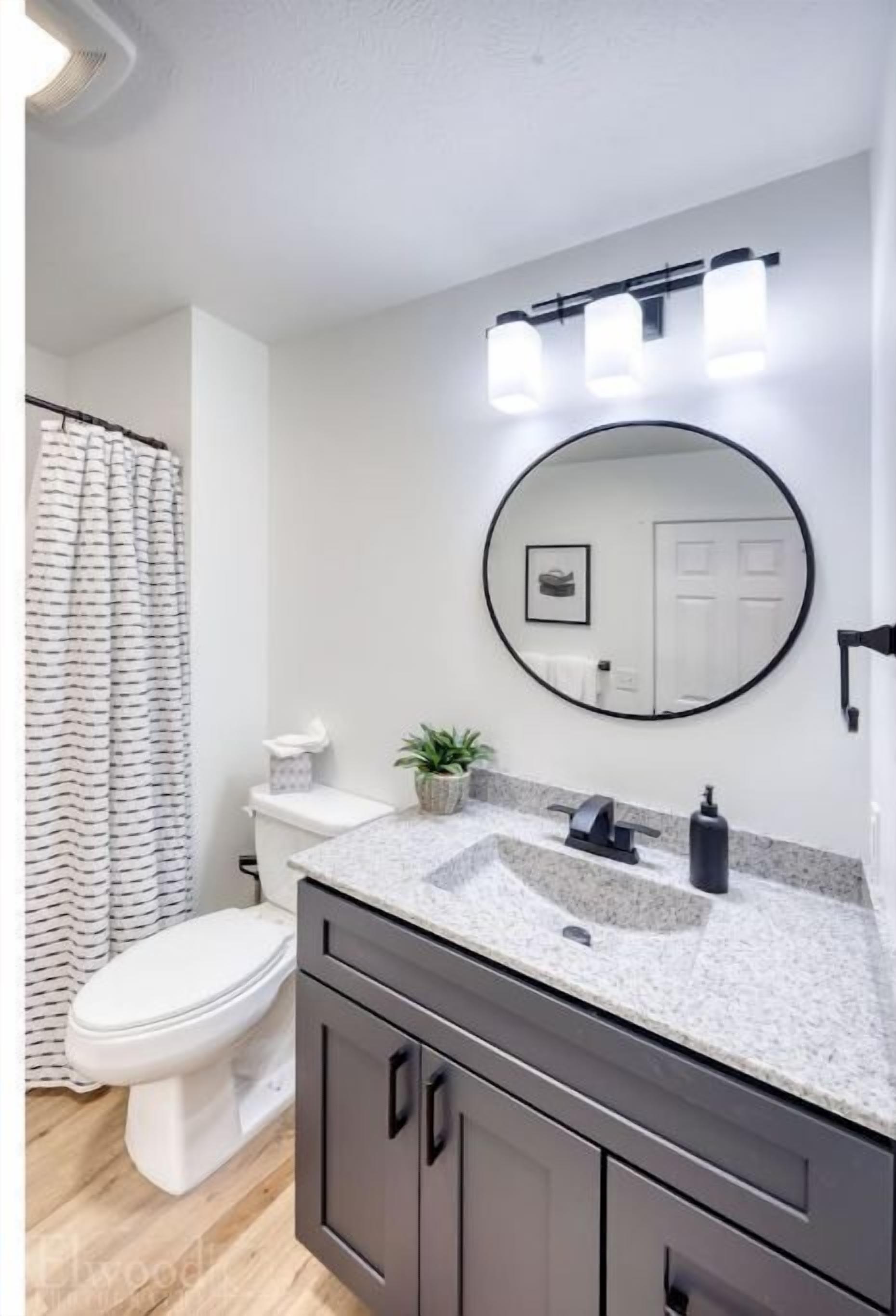 ヘアドライヤー、タオル、石鹸、シャンプー