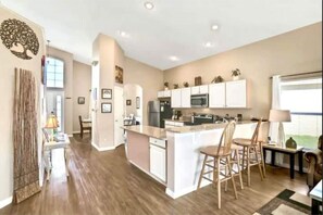 Kochgeschirr/Geschirr/Besteck