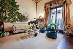 TV - Apartments Florence- The Slowcoach House (Florence)