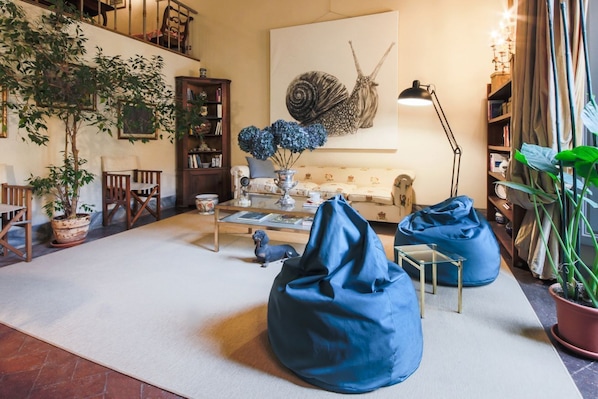 TV - Apartments Florence- The Slowcoach House (Florence)