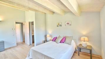 2 chambres, fer et planche Ă repasser, Wi-Fi, draps fournis