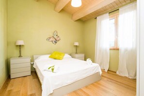 3 Schlafzimmer, Bügeleisen/Bügelbrett, Reisekinderbett, WLAN