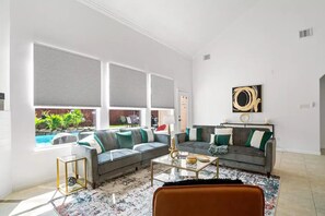 Smart TV, fireplace - Katy Oasis With Luxury Heated Pool & Game Room

 (Katy)