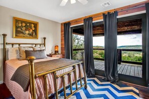 3 bedrooms, WiFi, bed sheets - *New| Stunning Views| Sleeps 10 (Fredericksburg)