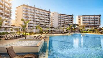 3 piscinas al aire libre, sombrillas, tumbonas