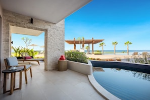 Preferred Club Premium Master Suite Swimout King | Terraço/pátio