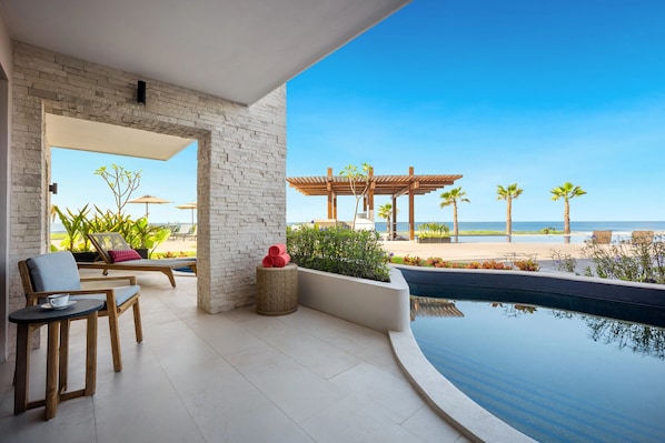 Preferred Club Premium Master Suite Swimout King | Terraza o patio