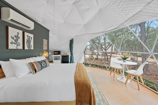 1 bedroom, travel cot, free WiFi, bed sheets