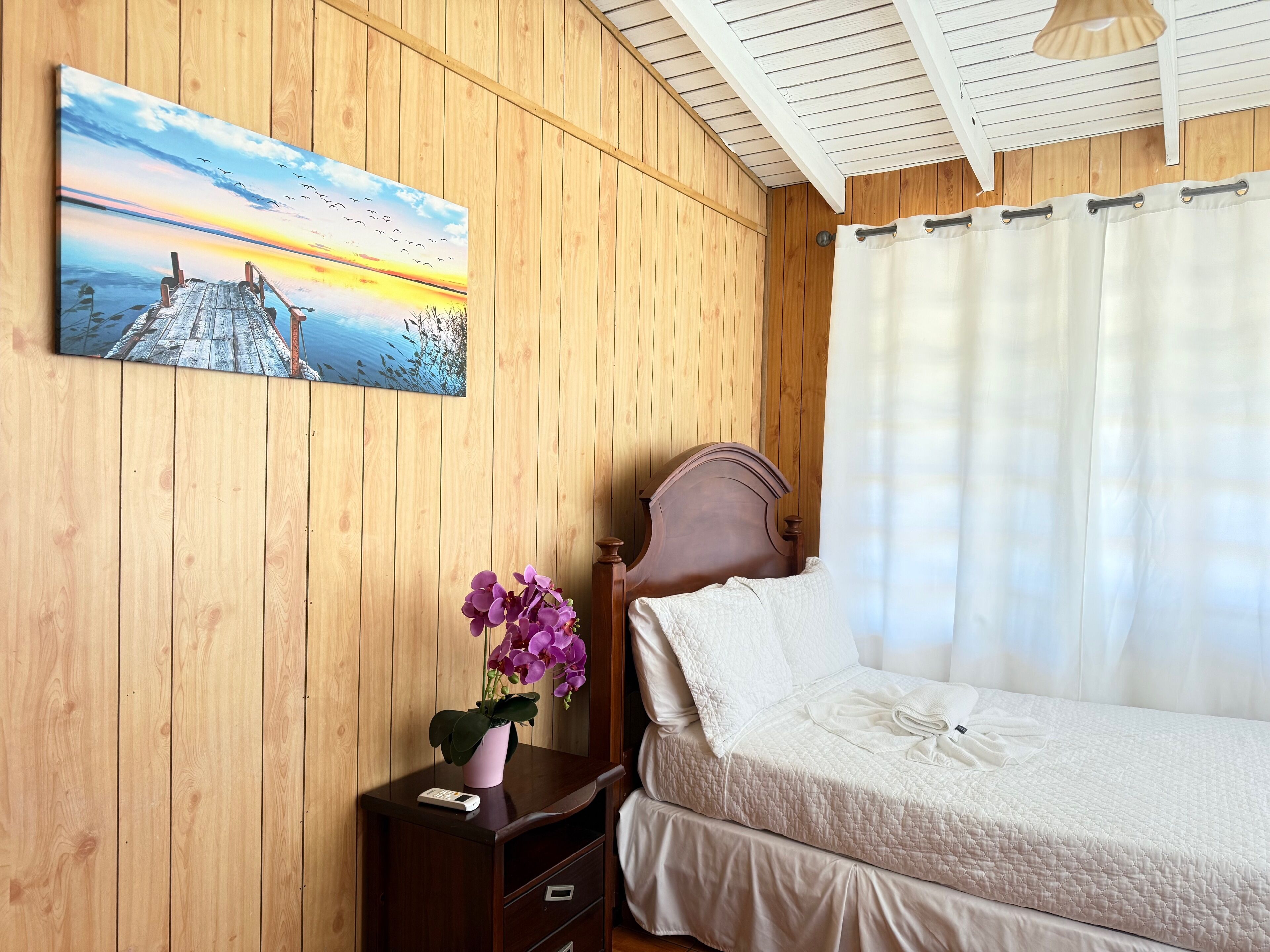 2 habitaciones, tabla de planchar con plancha y wifi gratis 