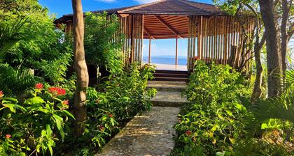 FOREST VIEW AND OCEANFRONT VIEW - SEVERAL OUTDOOR SPACES - DIRECT BEACH ACCESS