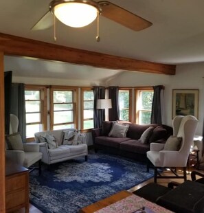 Smart TV, DVD player, video library - 3BR House Plus Bonus 1BR Apt at The Rockbound House 1Hr to Acadia National Park (Brooklin)