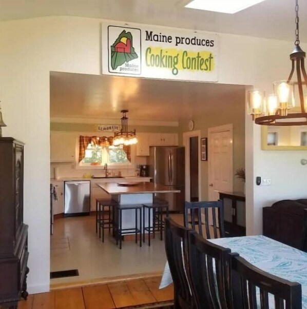 Mikroaaltouuni, uuni, liesi, astianpesukone