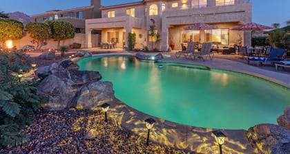 Gold Canyon LUX, Mt VIEWS, POOL w/Opt Heat, Spa, Fire Pit, Theater & Arcade, 2 Garage Spaces