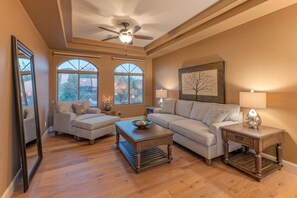 Smart TV, fireplace, video games - Gold Canyon LUX, Mt VIEWS, POOL w/Opt Heat, Spa, Fire Pit, Theater & Arcade, 2 Garage Spaces (Gold Canyon)