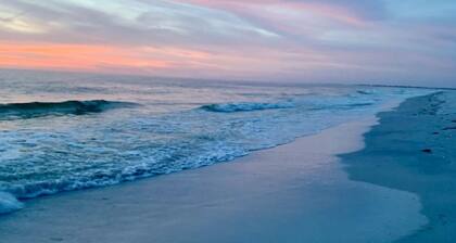 Lovely Guest Suite with Private Entrance & shared pool. 9 mi from Boca Grande
