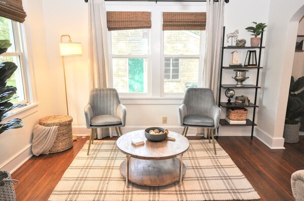 Interior - Paducah’s Cutest Cottage renovated with yoga studio (Paducah)