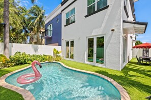 A heated pool - Spacious 3BR Home w/ Heated Pool | Near Beach & Dining | Rooftop Deck + Walk to Las Olas Blvd. (Fort Lauderdale)