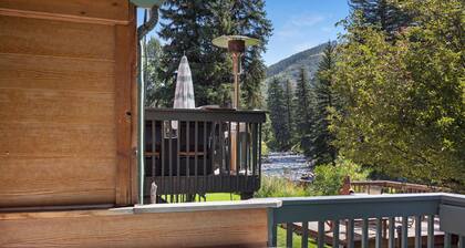 Updated Townhome Overlooking Gore Creek - Deck with Private Hot Tub - Parking for 4