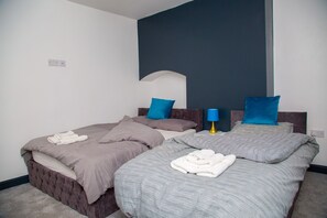 4 soverom, strykejern/-brett, wi-fi og sengetøy