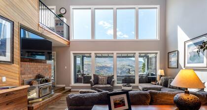 Riverview Pool Villa near Chelan, and Hot Tub!