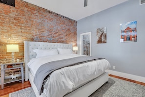 2 chambres, fer et planche à repasser, Wi-Fi, draps fournis
