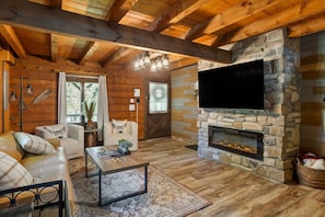 Smart TV, fireplace, video games, offices - Rustic Luxury - Log Cabin in the Pocono Mountains - Indoor Sauna- Close to Ski (Pocono Lake)