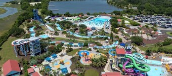 The Salty Seagull - Right off I95 / Large Backyard