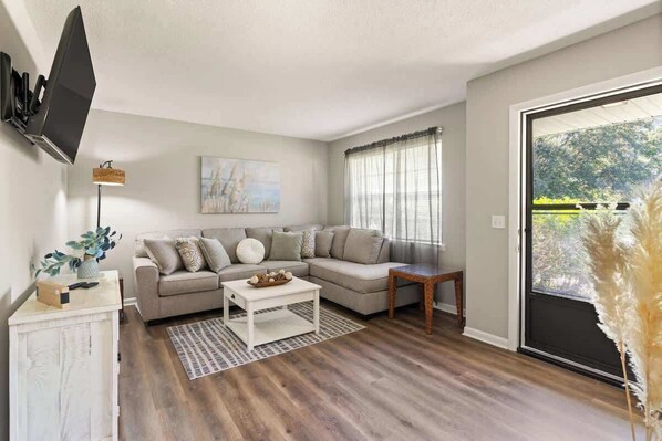 Téléviseur, bureau