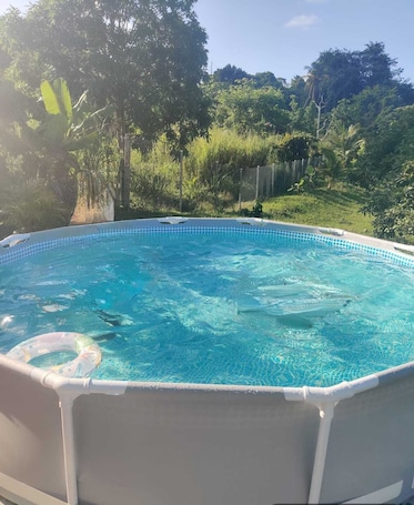 Outdoor spa tub. Mandarin Housing