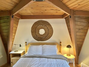 2 bedrooms, iron/ironing board, travel cot, free WiFi