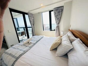 2 bedrooms, iron/ironing board, WiFi, bed sheets - Enjoy your luxury stay front of Sky tower (Auckland)