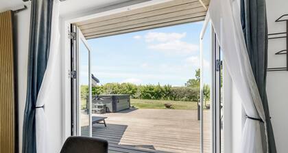 New and modern holiday home with hot tub