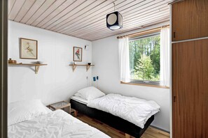3 makuuhuonetta, silitysrauta/-lauta, ilmainen Wi-Fi