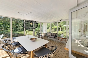 Dining - Cottage in peaceful surroundings in Vester Sømark (Aakirkeby)