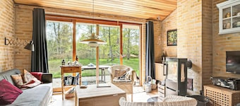 Lovely summer villa in natural surroundings