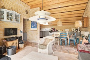TV - Lovely summer villa in natural surroundings (Rødby)