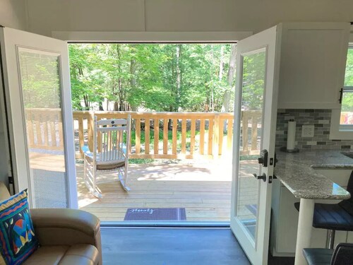 Esopus Creek modern Tiny house Retreat!