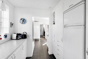 Interior - Cottage with breathtaking sea and cliff views (Allinge)