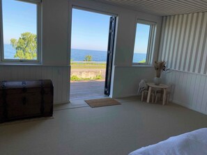 3 bedrooms, iron/ironing board, free WiFi - Cottage with breathtaking sea and cliff views (Allinge)