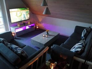 Een televisie en een dvd-speler