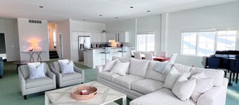 Extra Spacious 2Bed w/Large Terrance + Amenities 