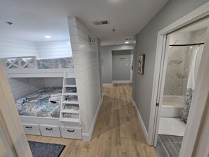 2 habitaciones, tabla de planchar con plancha y wifi gratis